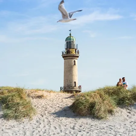 Kapitänshaus Am Strom - Leuchtturm Apartment *
