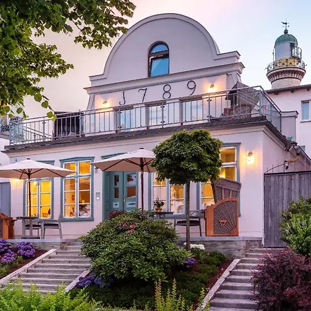 Kapitänshaus Am Strom - Leuchtturm Rostock